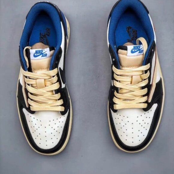 Travis Scott x Fragment Design x Jordan Air Jordan 1 Low OG SP main image 4